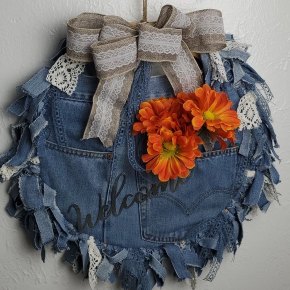 Adorable Welcome denim wreath - Picture 8 of 8